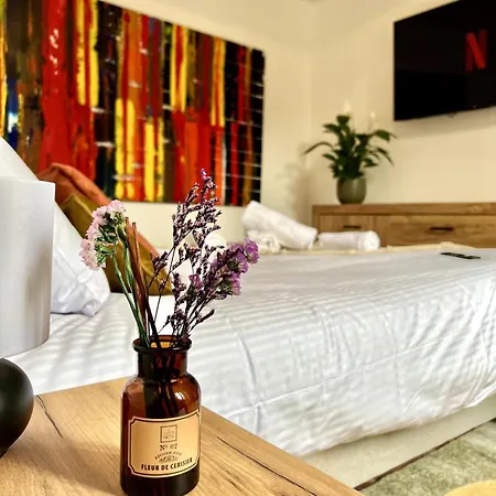 Апартаменти The62